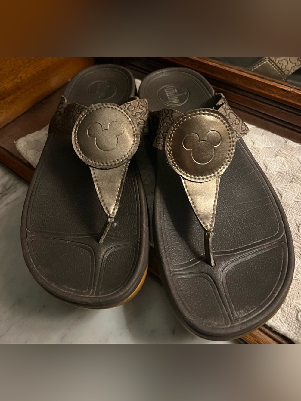 Fitflop Disney Mickey Mouse flip flops